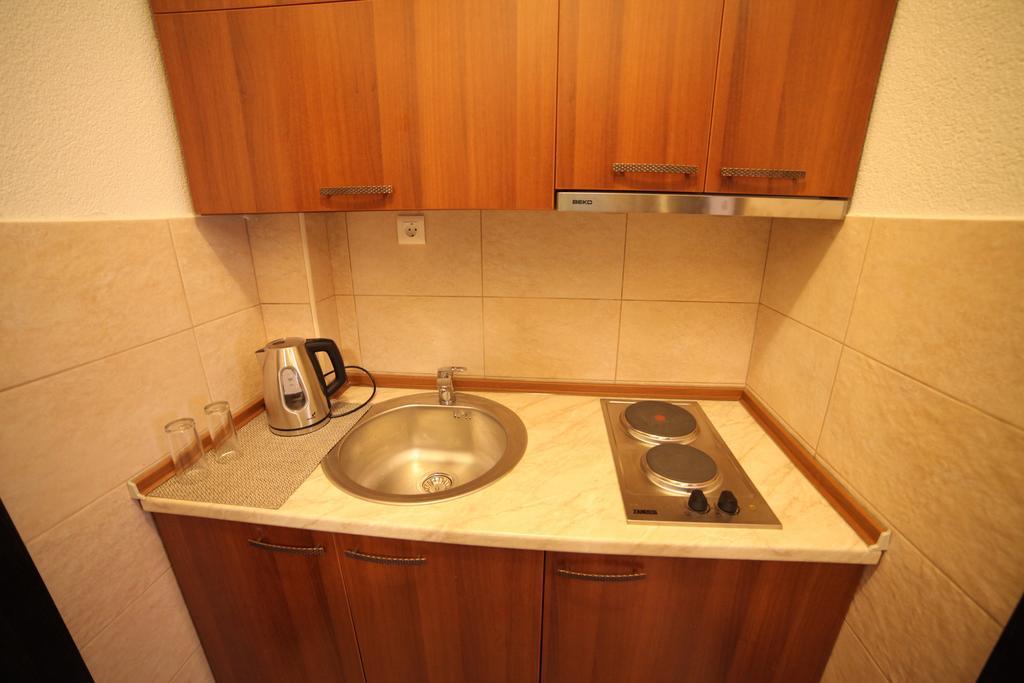 Apartments Risteski Ljubaništa الغرفة الصورة