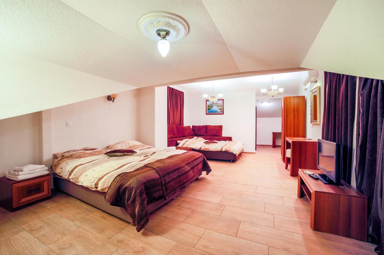 Apartments Risteski Ljubaništa المظهر الخارجي الصورة