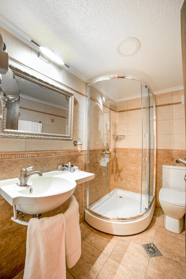 Apartments Risteski Ljubaništa المظهر الخارجي الصورة